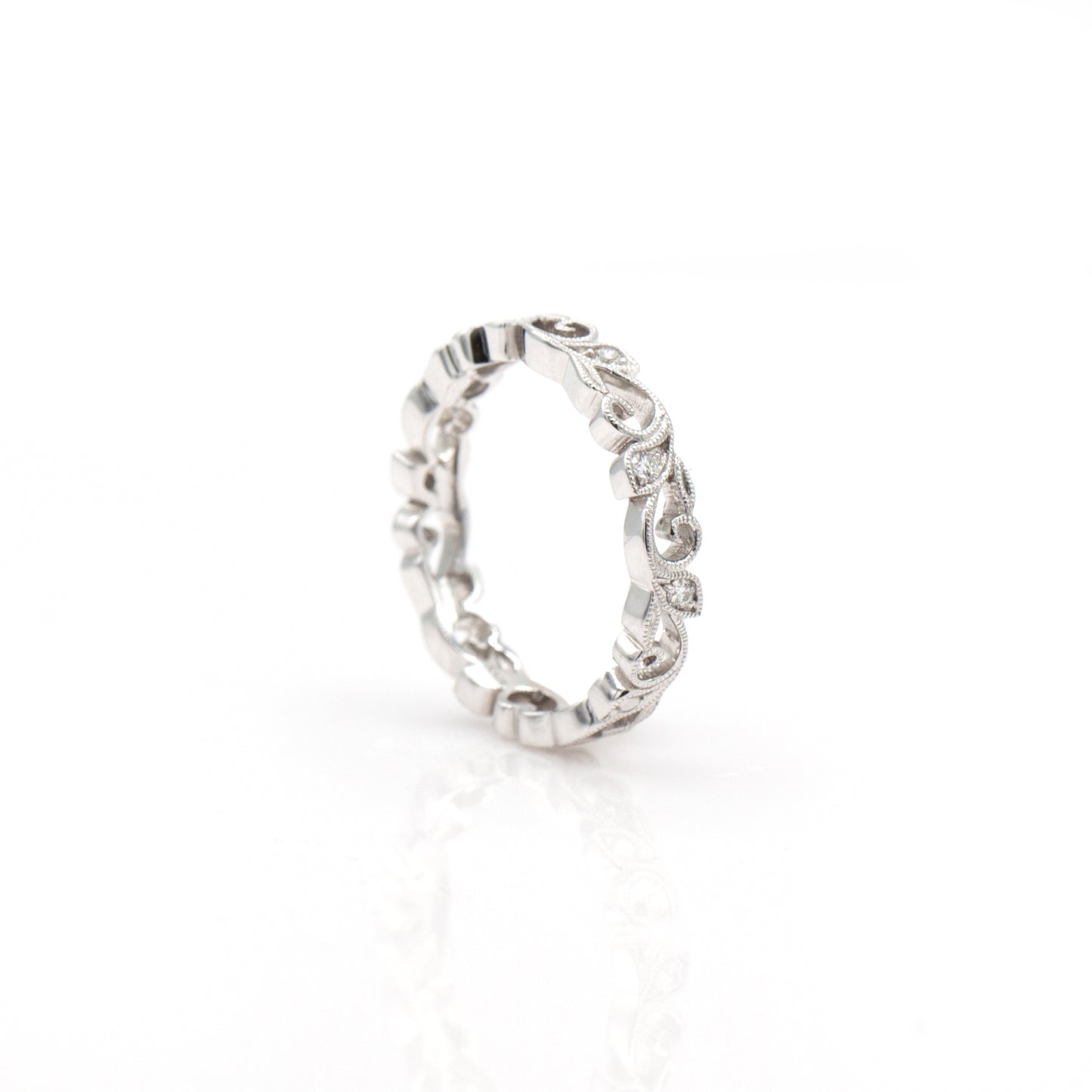 14K White Gold Diamond Vines & Leaves Band