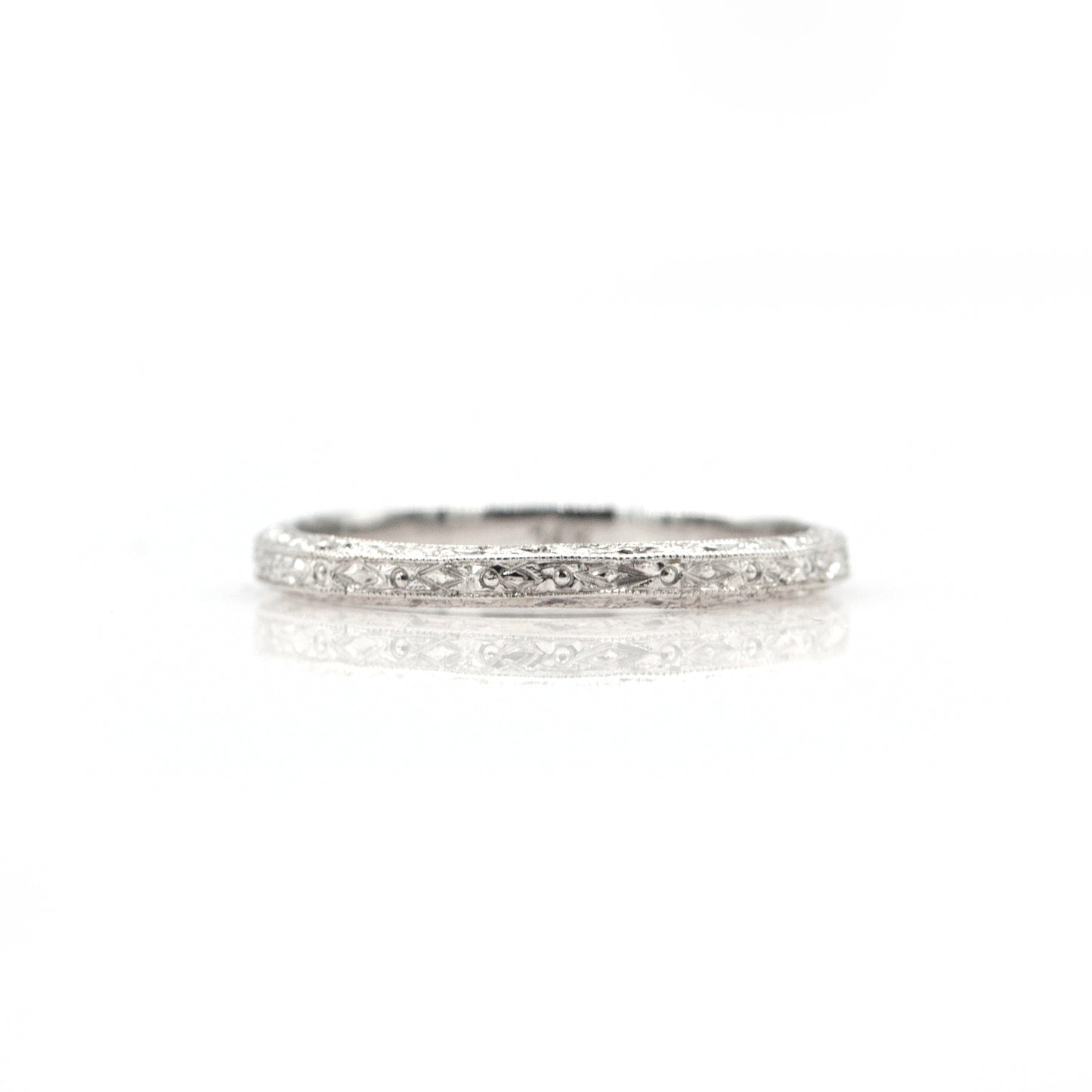 14k White Gold Engraved Scroll Band