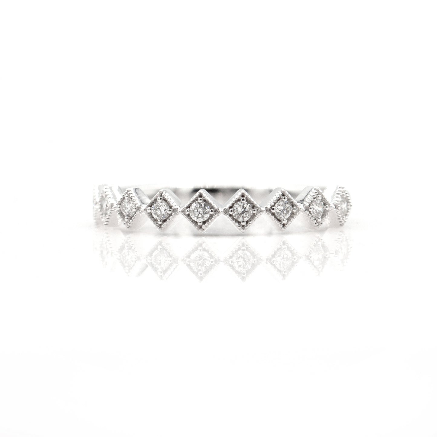 14K White Gold Diamond Shapes Band