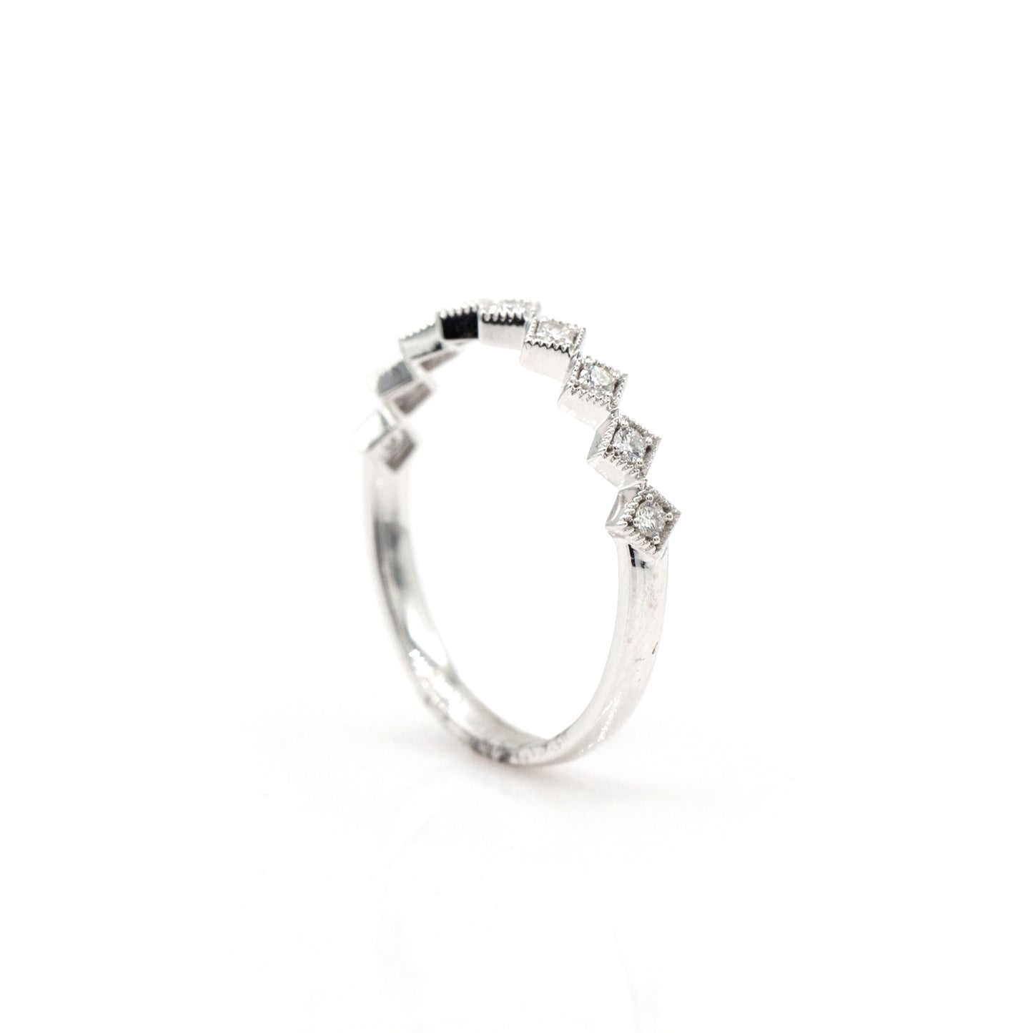 14K White Gold Diamond Shapes Band