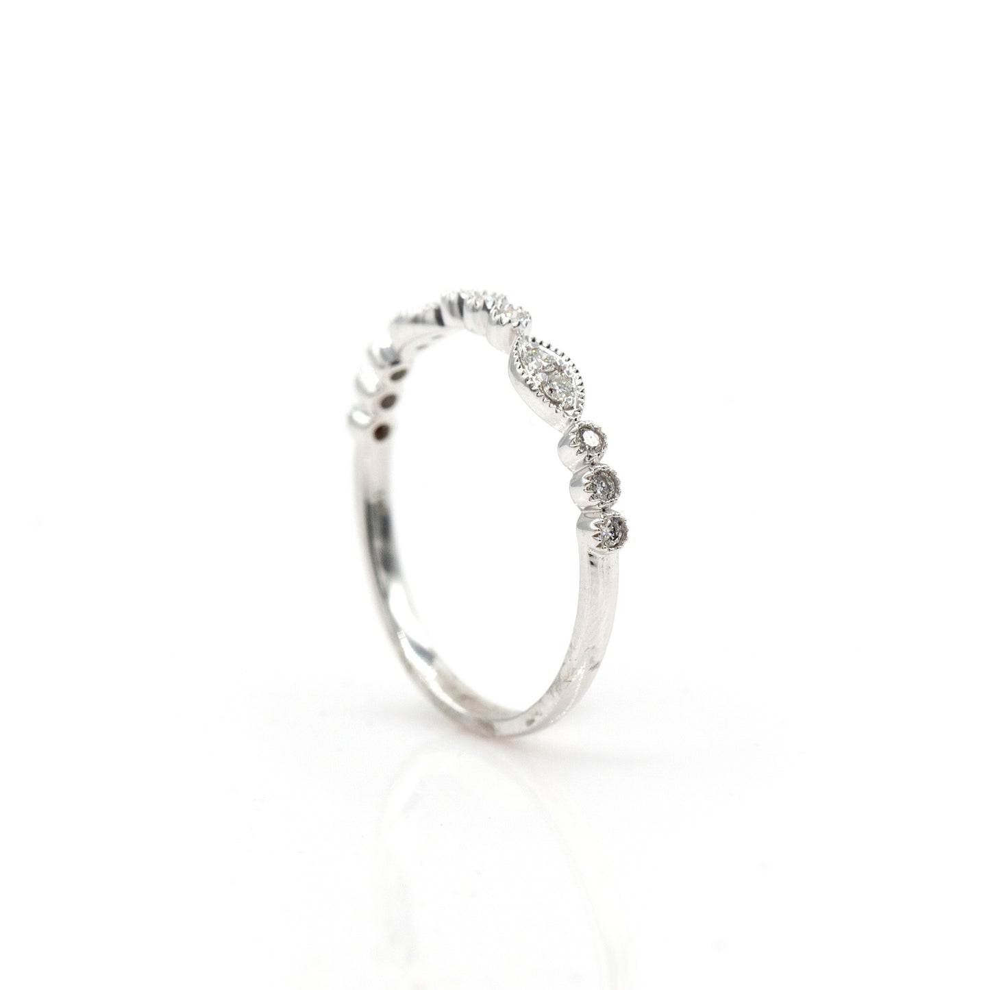 14K White Gold Diamond Shapes Band