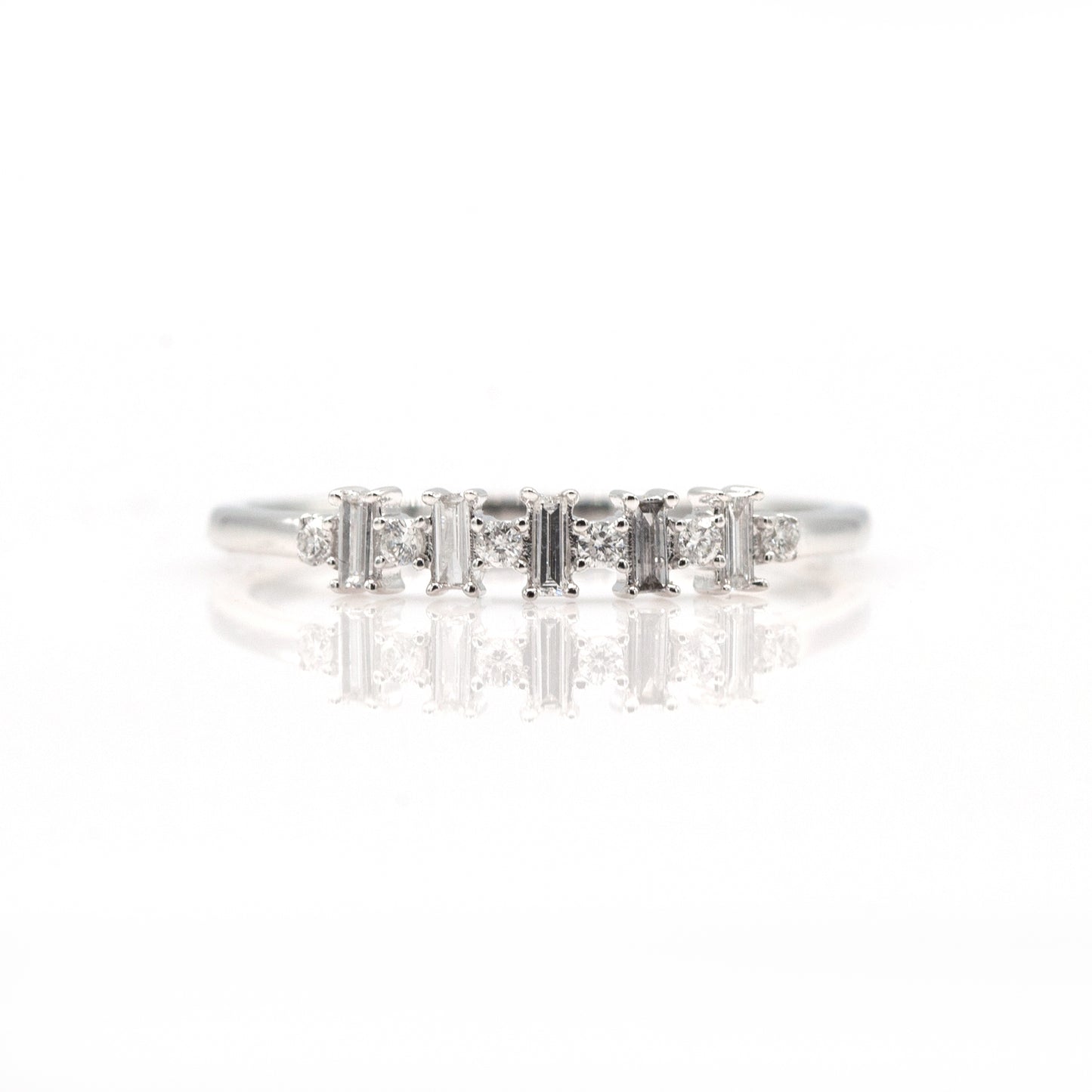 14K White Gold Diamond Shapes Band