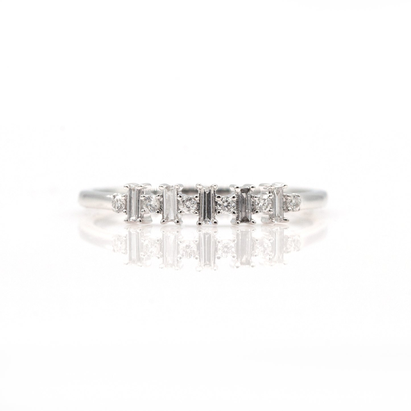 14K White Gold Diamond Shapes Band