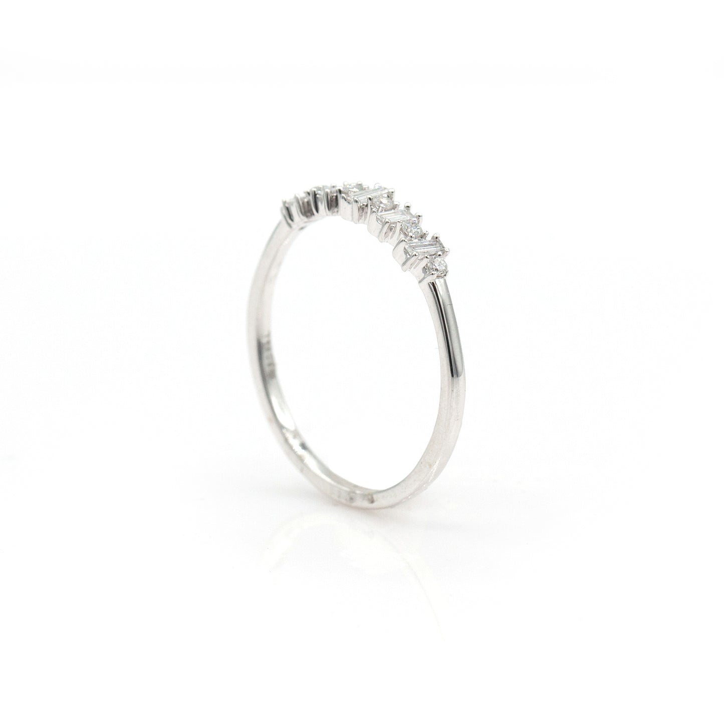 14K White Gold Diamond Shapes Band