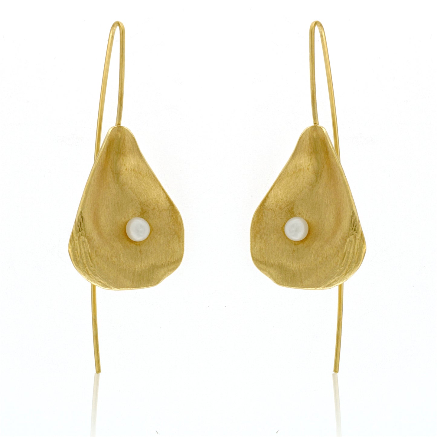 Mysterium Collection Pearl & Oyster Shell Earrings