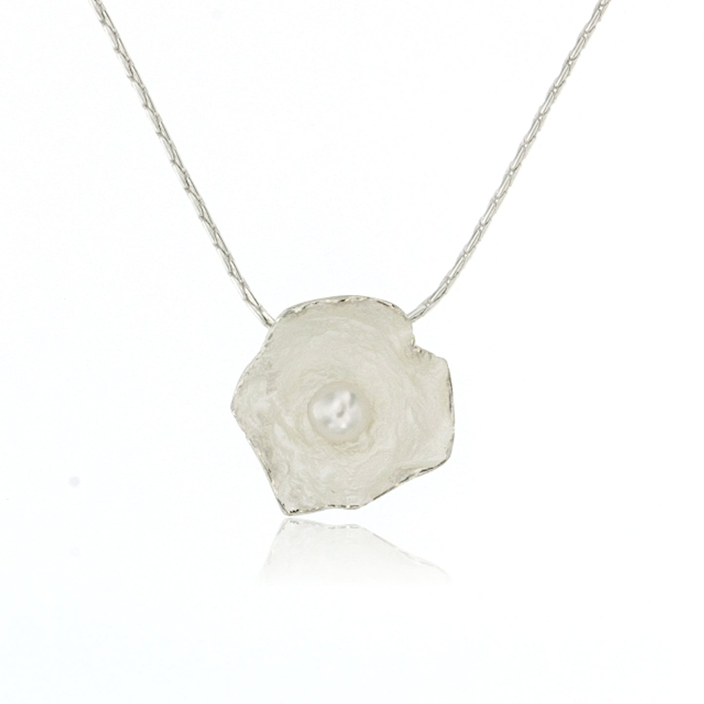 Mysterium Collection Sterling Petal & Pearl Necklace (Med)