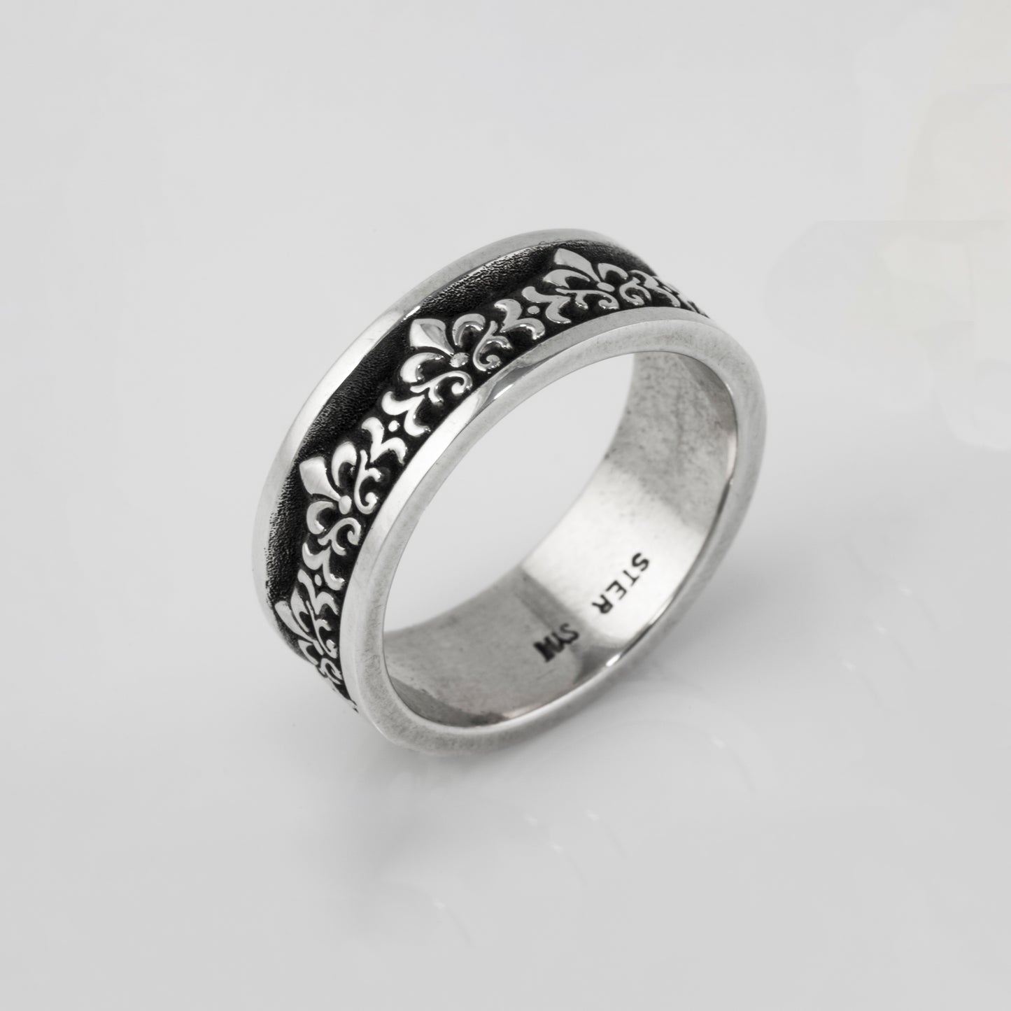 Tom Mathis Designs Sterling Silver Fleur de Lis Band