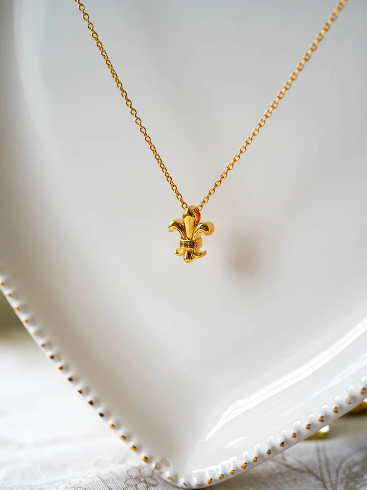 Cristy Cali Petite Vermeil Trinity Nova Fleur de Lis Pendant