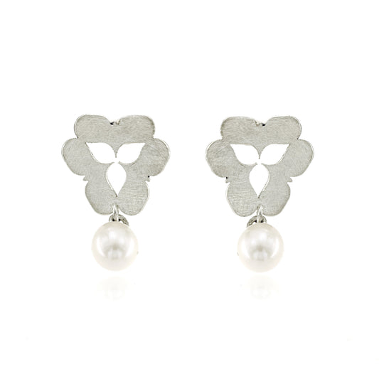 Mysterium Collection Sterling Silver Pearl Flower Earrings