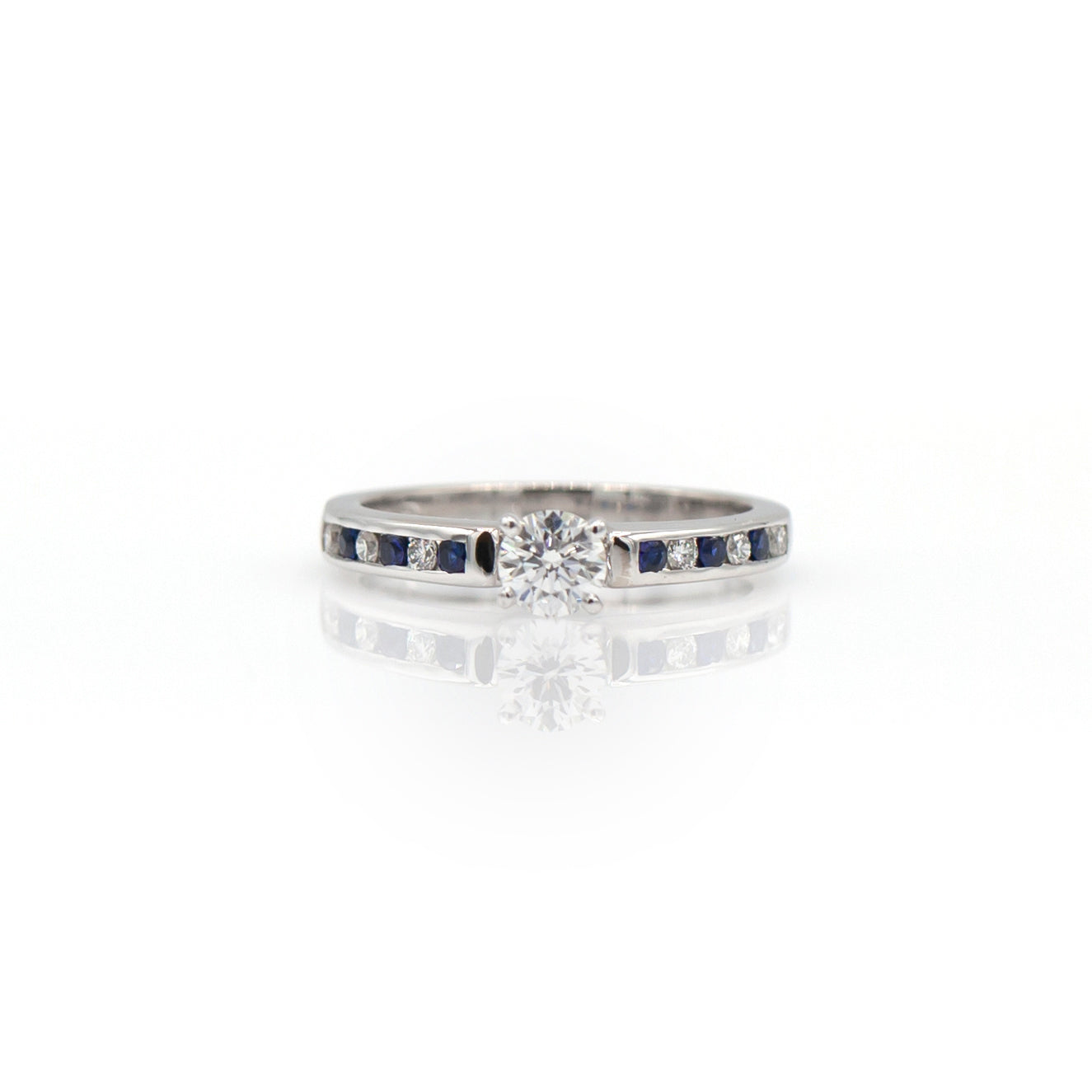 18K White Gold Diamond & Sapphire Ring