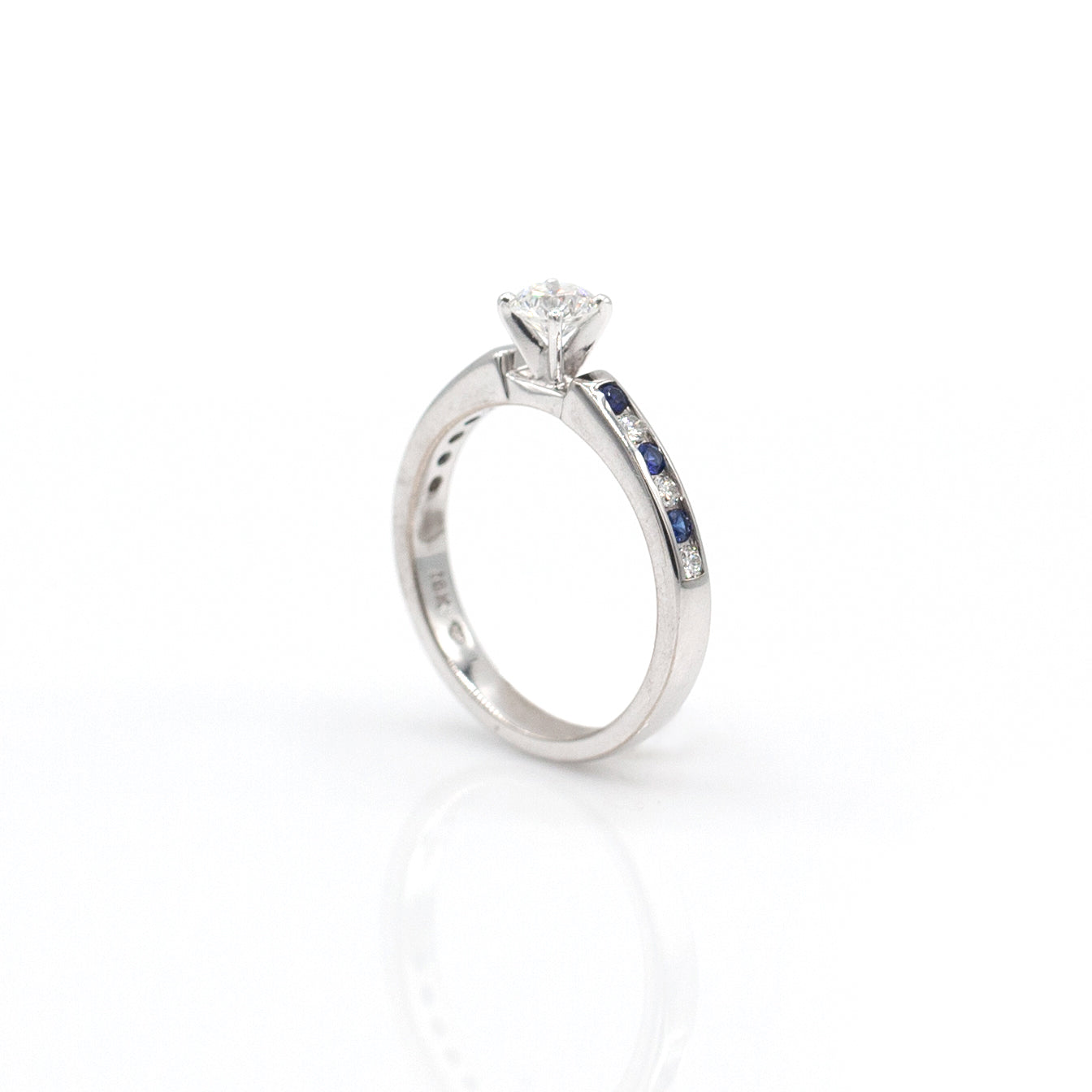 18K White Gold Diamond & Sapphire Ring