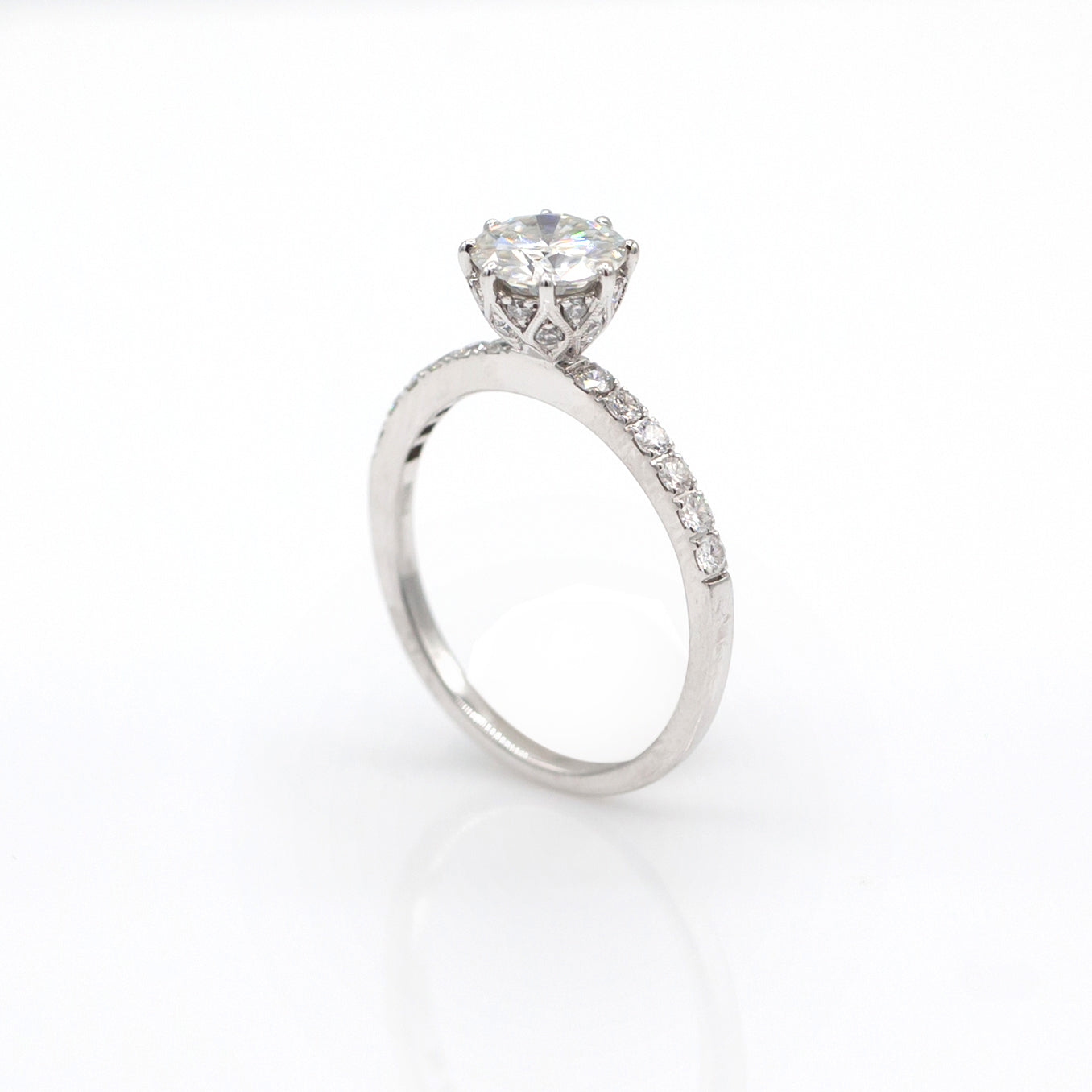 18K White Gold Vintage-Style Moissanite Ring