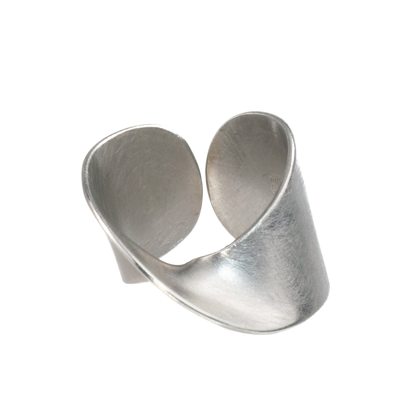 Mysterium Collection "Mobius Loop" Ring