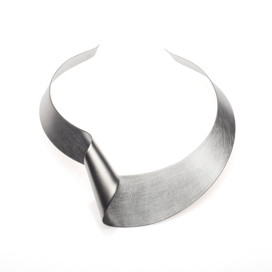 Mysterium Collection "Single Twist" Choker