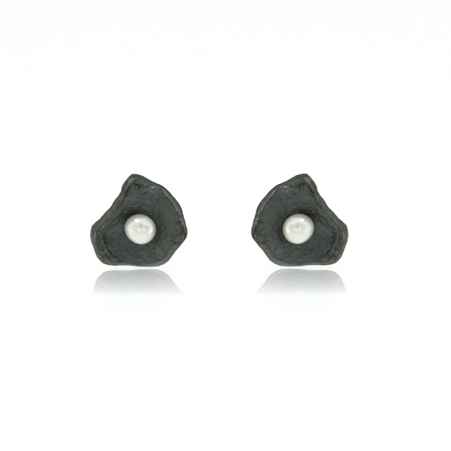 Mysterium Collection Sterling Petal & Pearl Earrings (Sm)