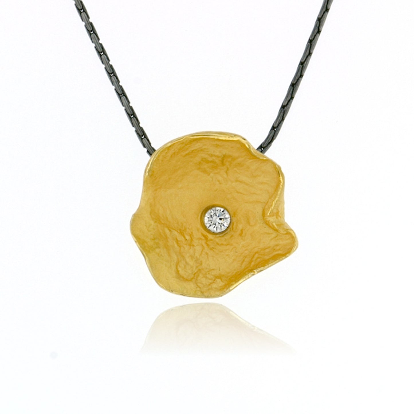 Mysterium Collection Black & Gold Necklace