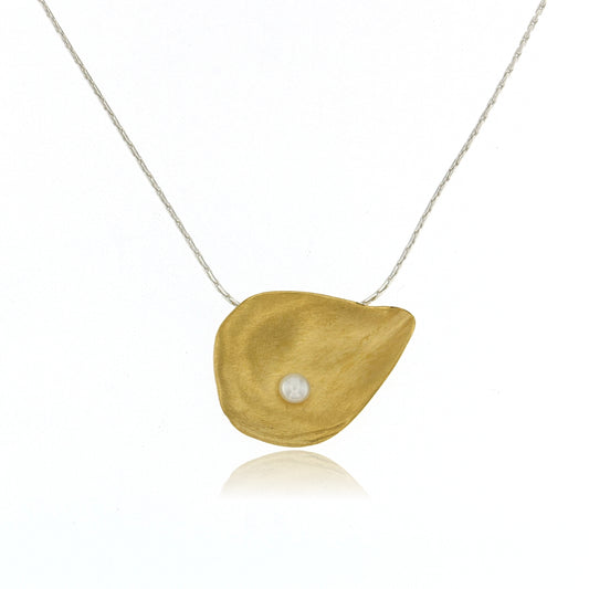 Mysterium Collection Oyster Shells with Freshwater Pearl Necklace