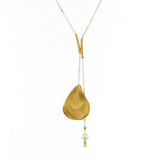 Mysterium Collection Oyster Shells with Freshwater Pearl Necklace