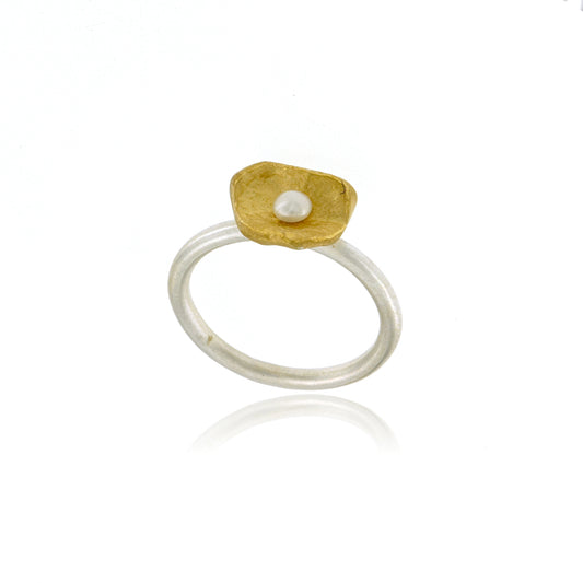 Mysterium Collection Vermeil Petal & Pearl Ring (Sm)