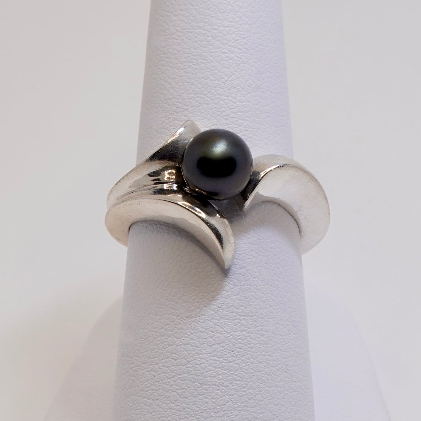 Tim & Mabel Black Pearl Wave Ring
