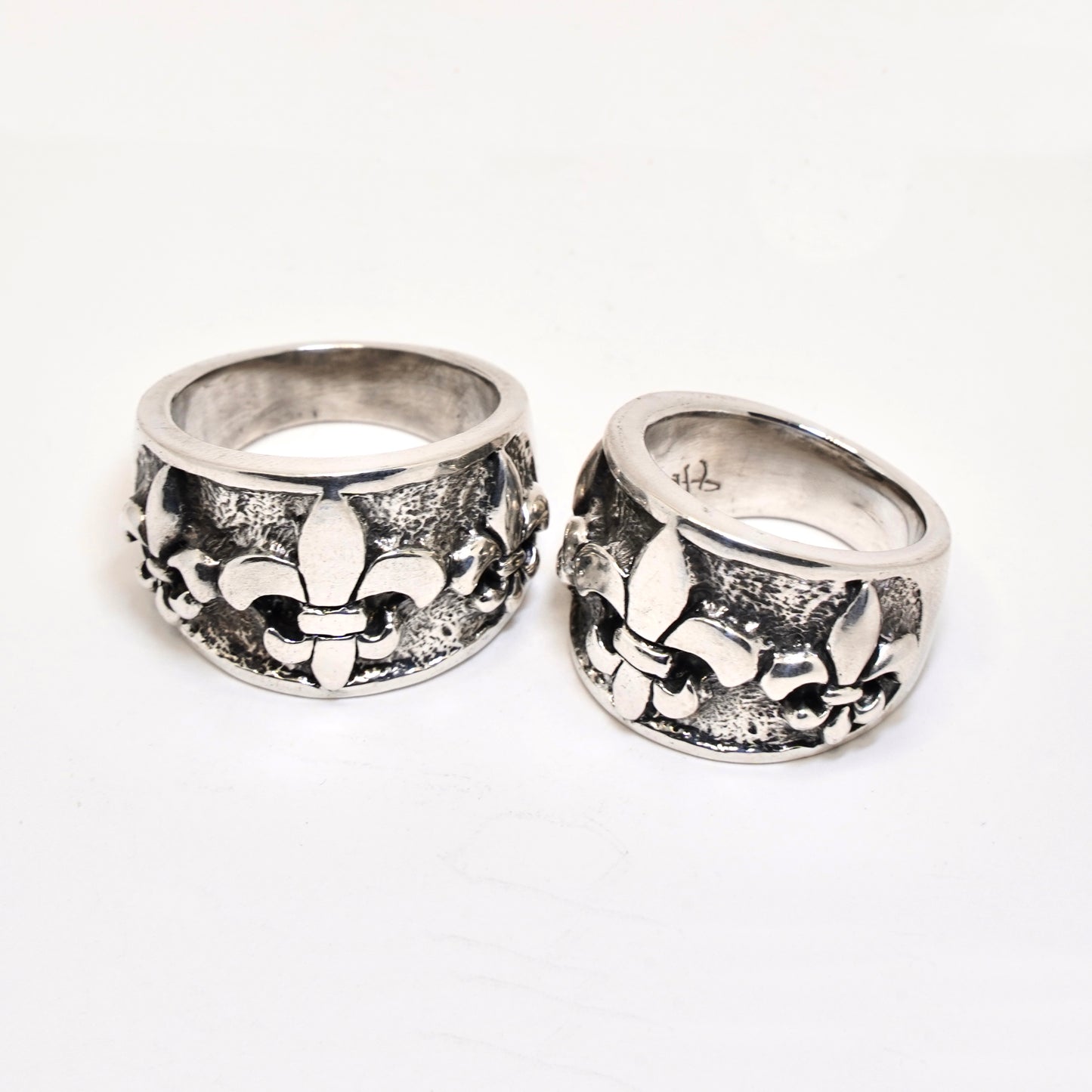 Tim & Mabel Wide Fleur de Lis Ring