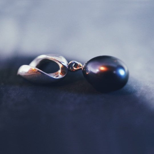 Tim & Mabel Helix Black Pearl Pendant