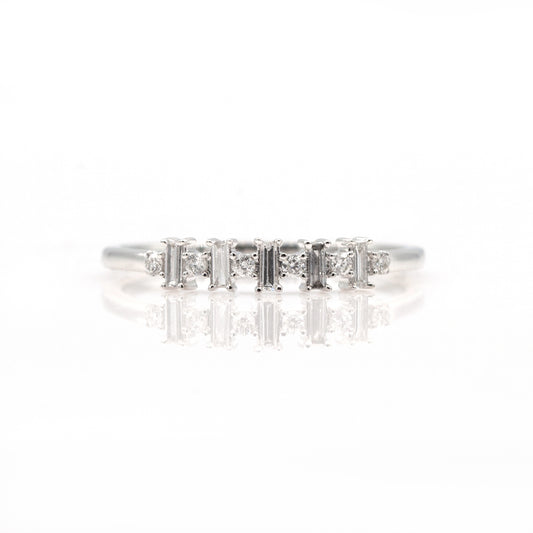 14K White Gold Diamond Shapes Band
