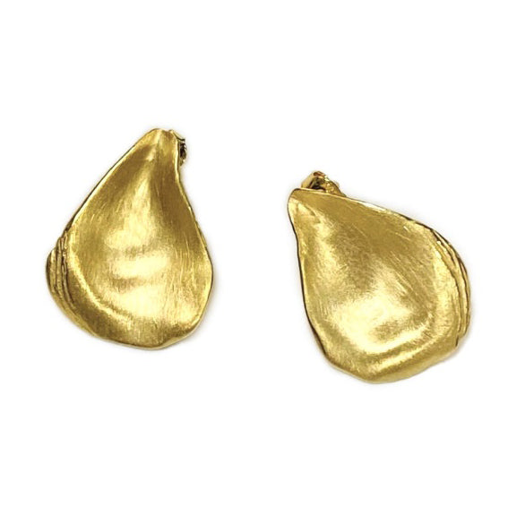 Mysterium Collection Oyster Shell Earrings
