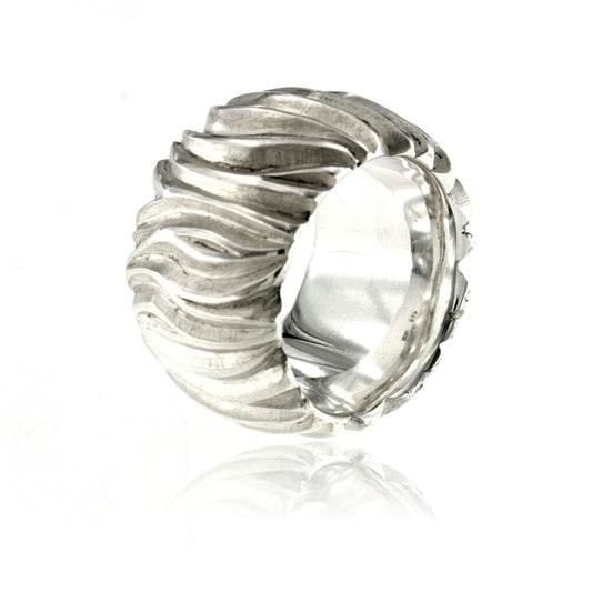 Mysterium Collection Waves Ring
