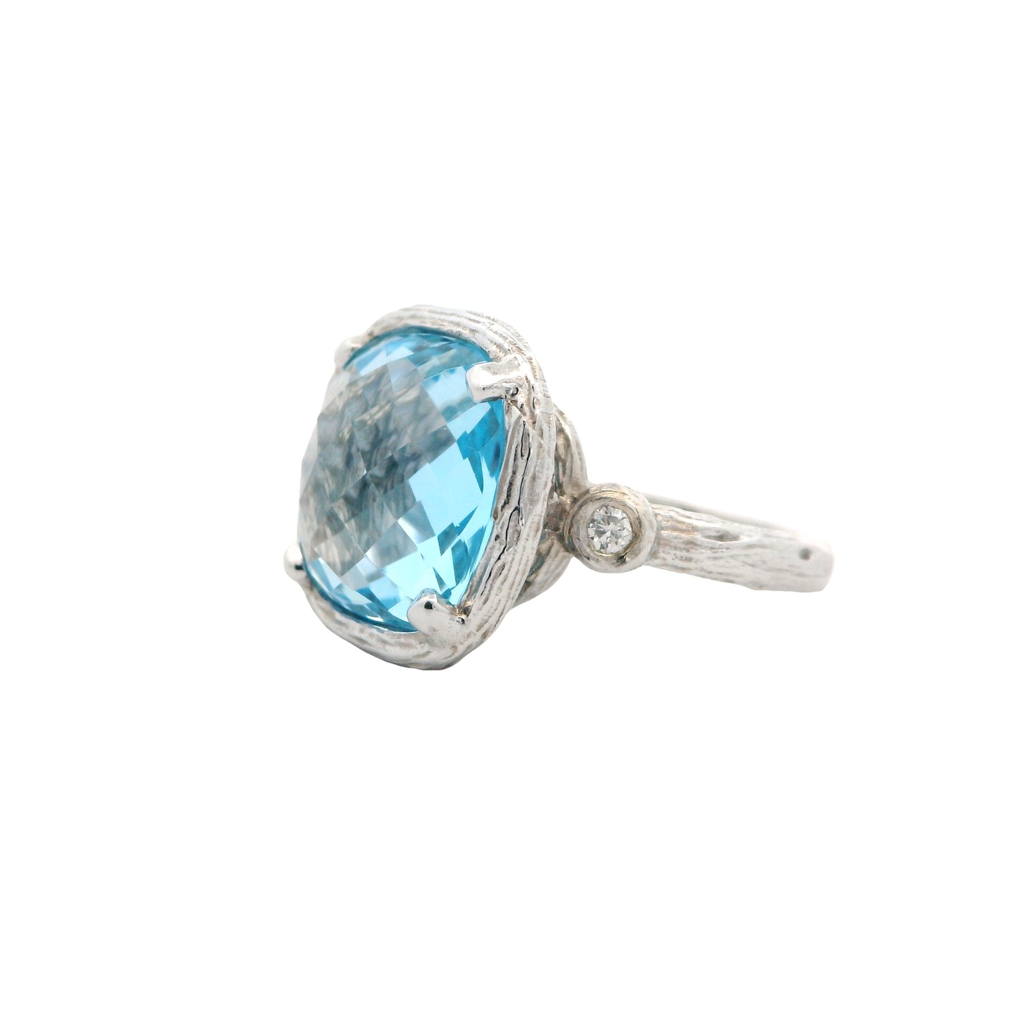 Riverbend Collection White Gold Blue Topaz Ring (med)