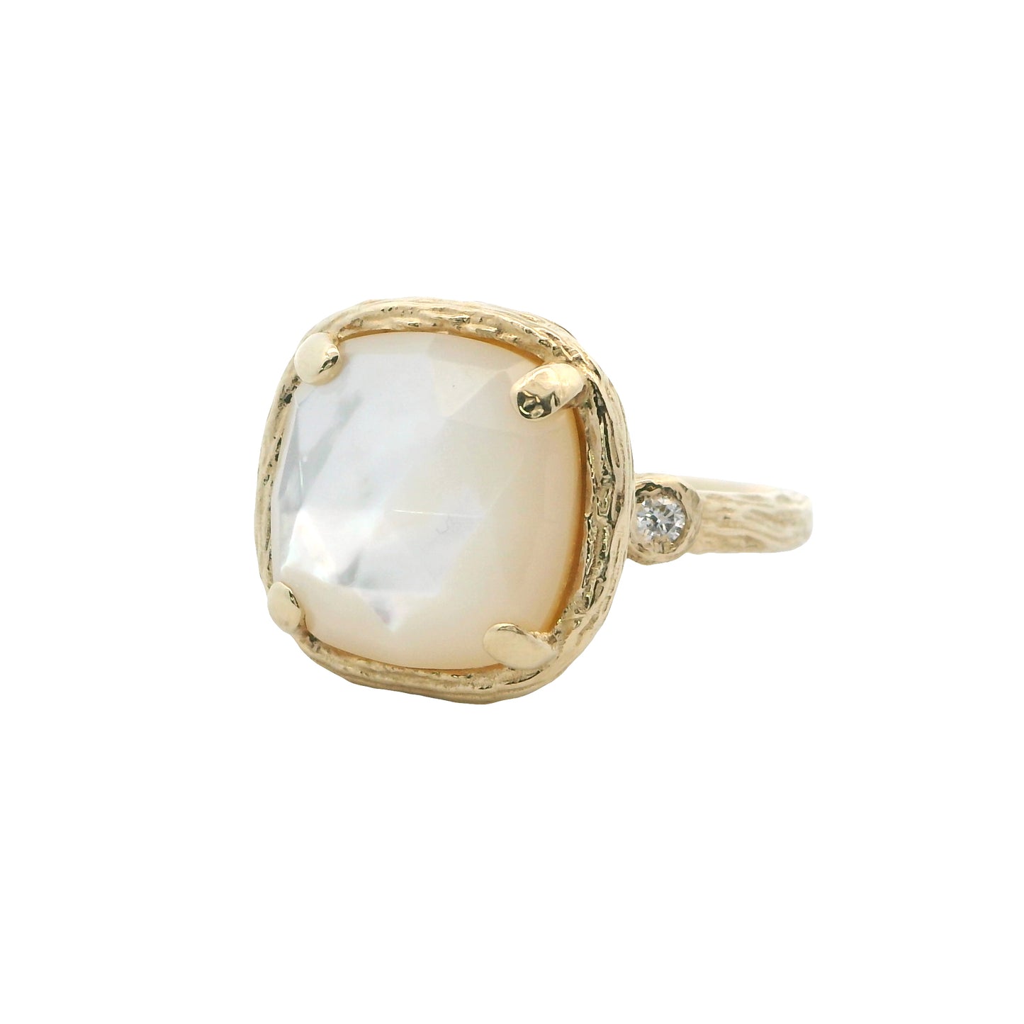 Riverbend Collection Yellow Gold Mother of Pearl Ring (med)