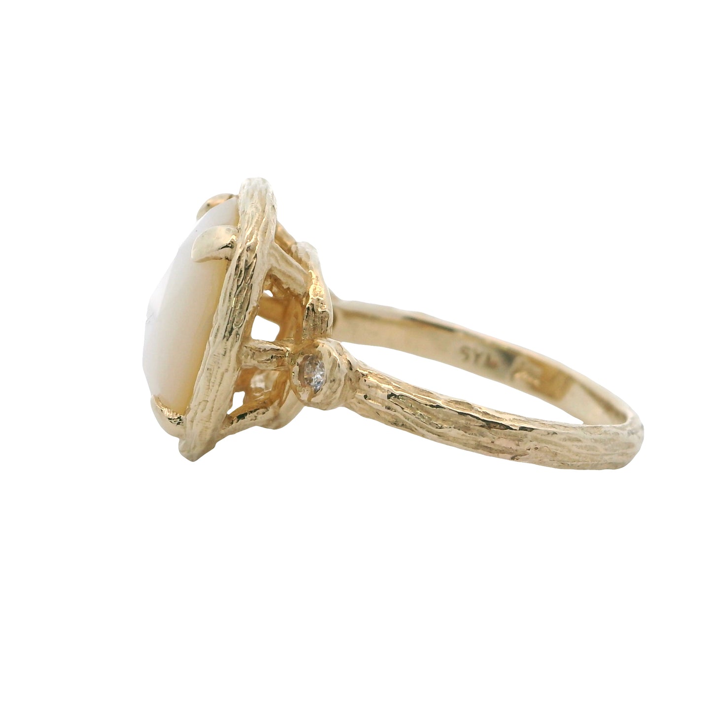 Riverbend Collection Yellow Gold Mother of Pearl Ring (med)