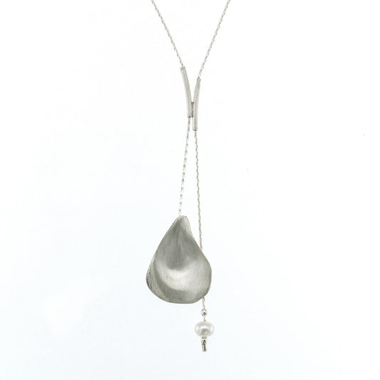Mysterium Collection Oyster Shells with Freshwater Pearl Necklace